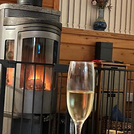 Luxury Peak District Lodge, Hot Tub, Log Burner, Nr Lake Rudyard Kültér fotó
